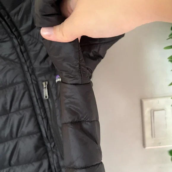 **SOLD*** Patagonia Woman’s Puffer Radalie Insulated Jacket Size XS Black - Picture 8 of 14